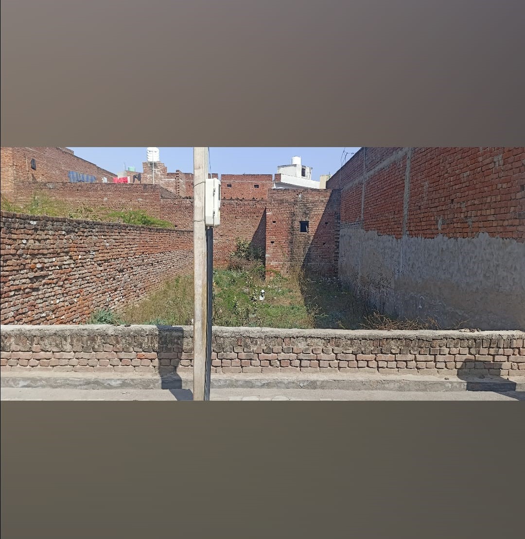 150 Sq ft Land in Tedi Bagiya, Agra, Uttar Pradesh