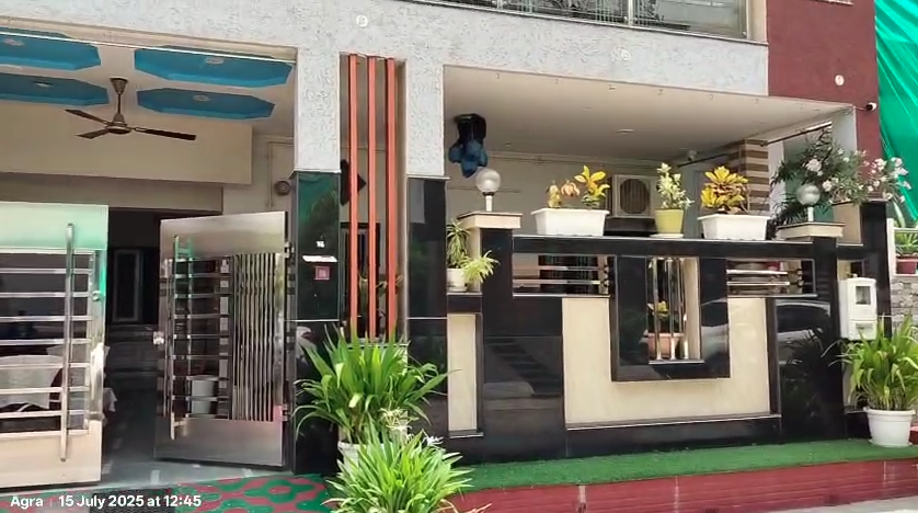 2 Bedroom Independent House in Basera Road,Dayal Bagh