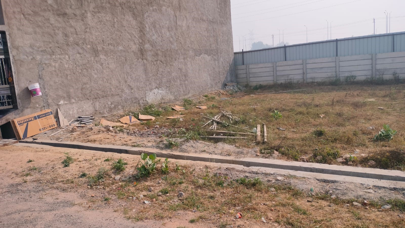 140 Sq yd Land in Shamshabad Road, Uttar Pradesh