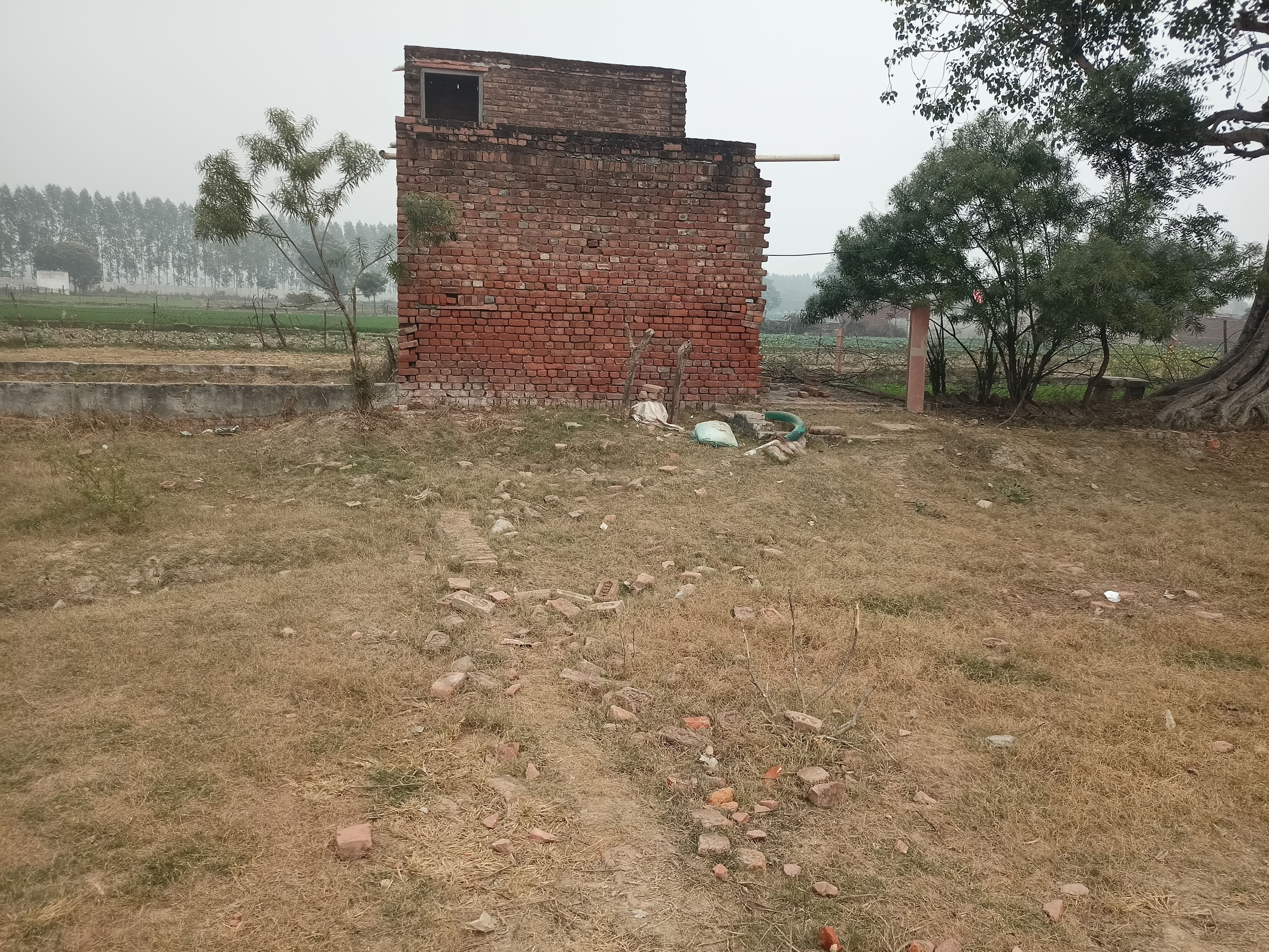 100 Sq yd Land in Bodla Road, Manghatai, Sucheta, Uttar Pradesh