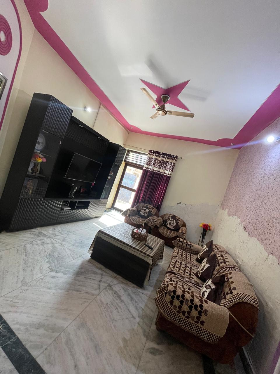 Penthouse in Sikandra