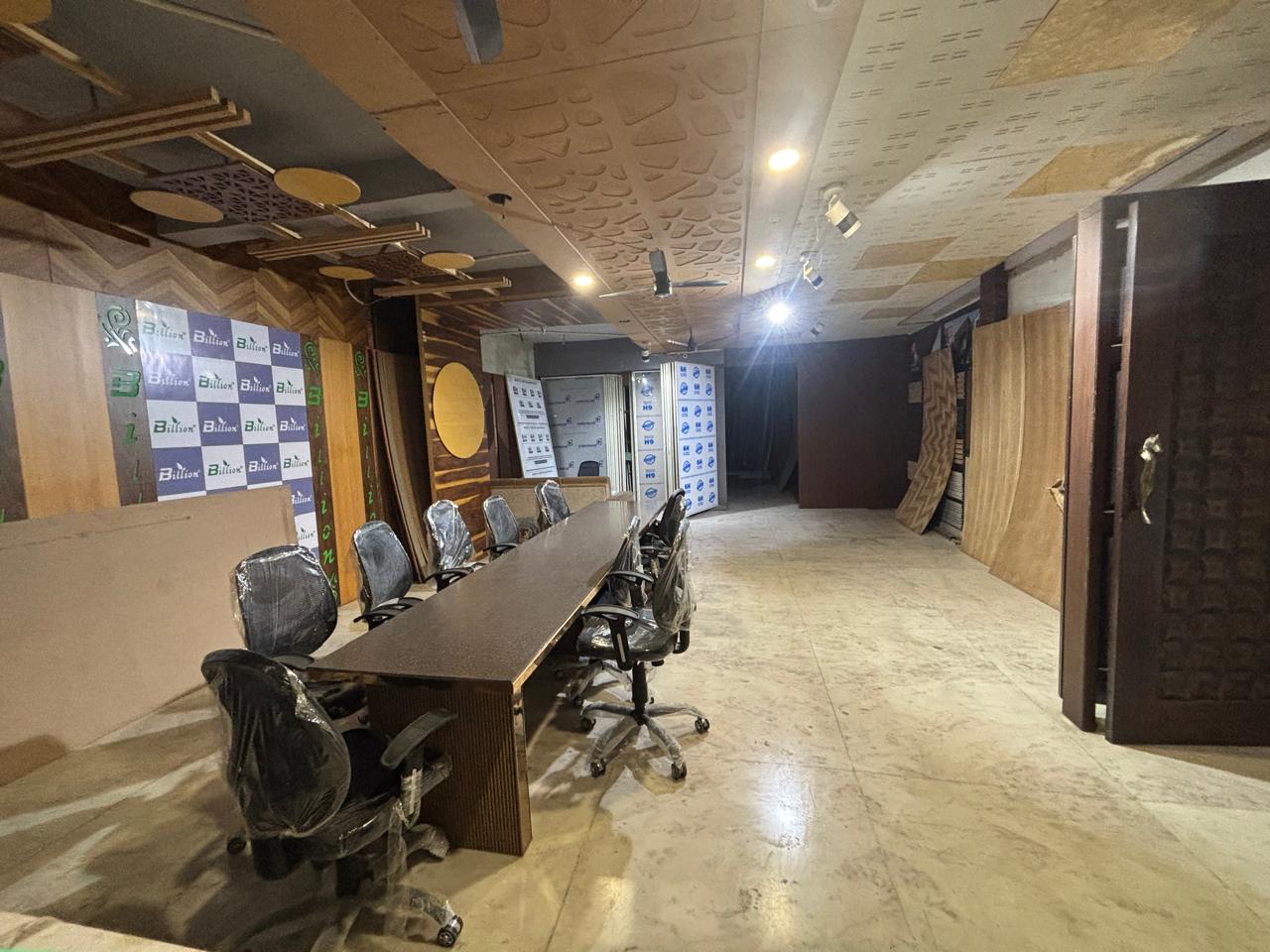 Showroom (Independent Shop) in Freeganj