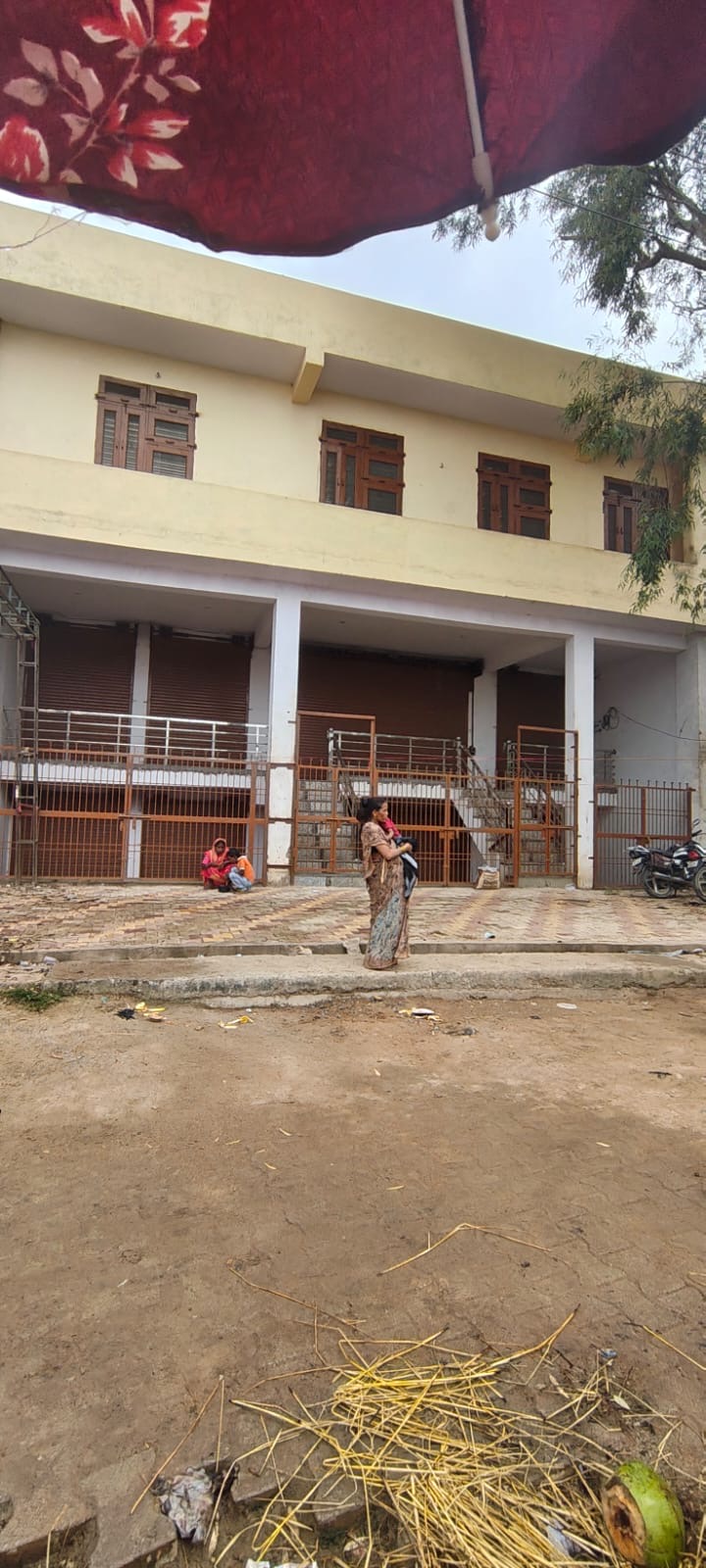 Showroom (Standalone Building) in Garhi Dariyab