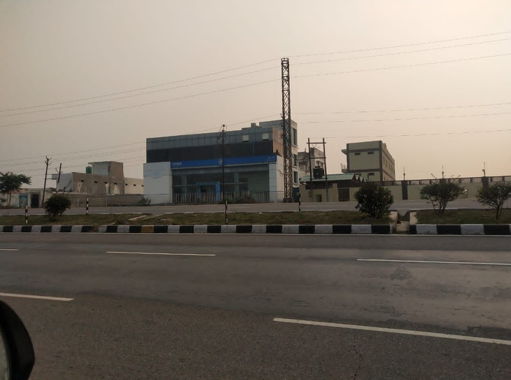 Showroom (Standalone Building) in Dakshini Bypass, Arsena