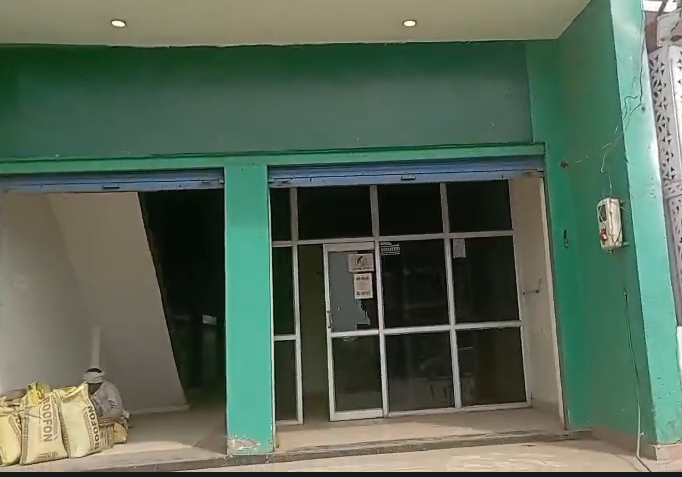 Shop (Independent Shop) in Tedi bagiya, Jalesar Road, Hathras, Tedi Baghia, Kuberpur, Uttar Pradesh
