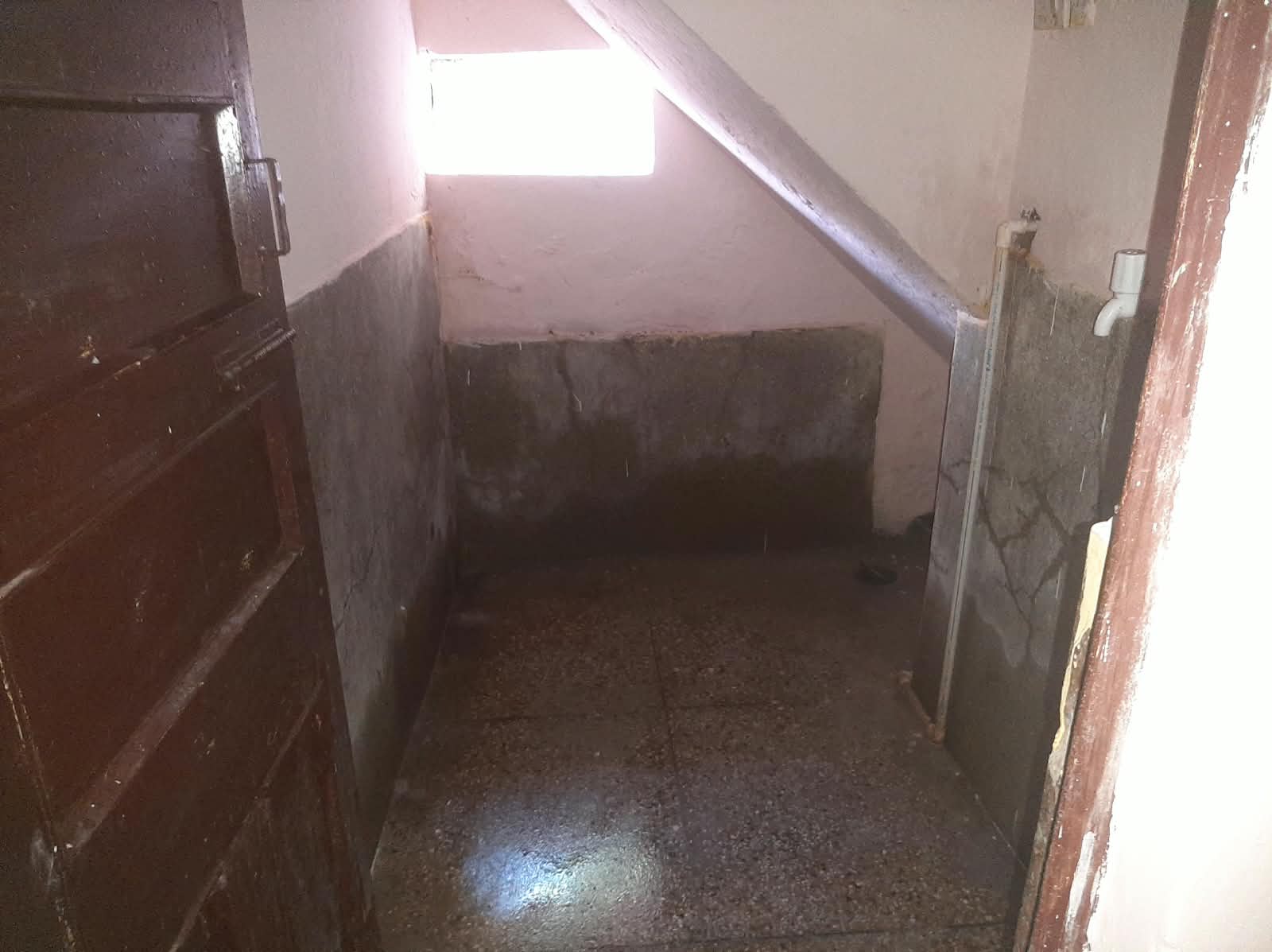 Independent House in 49 COD colony near Navdeep hospital Shahganj Agra