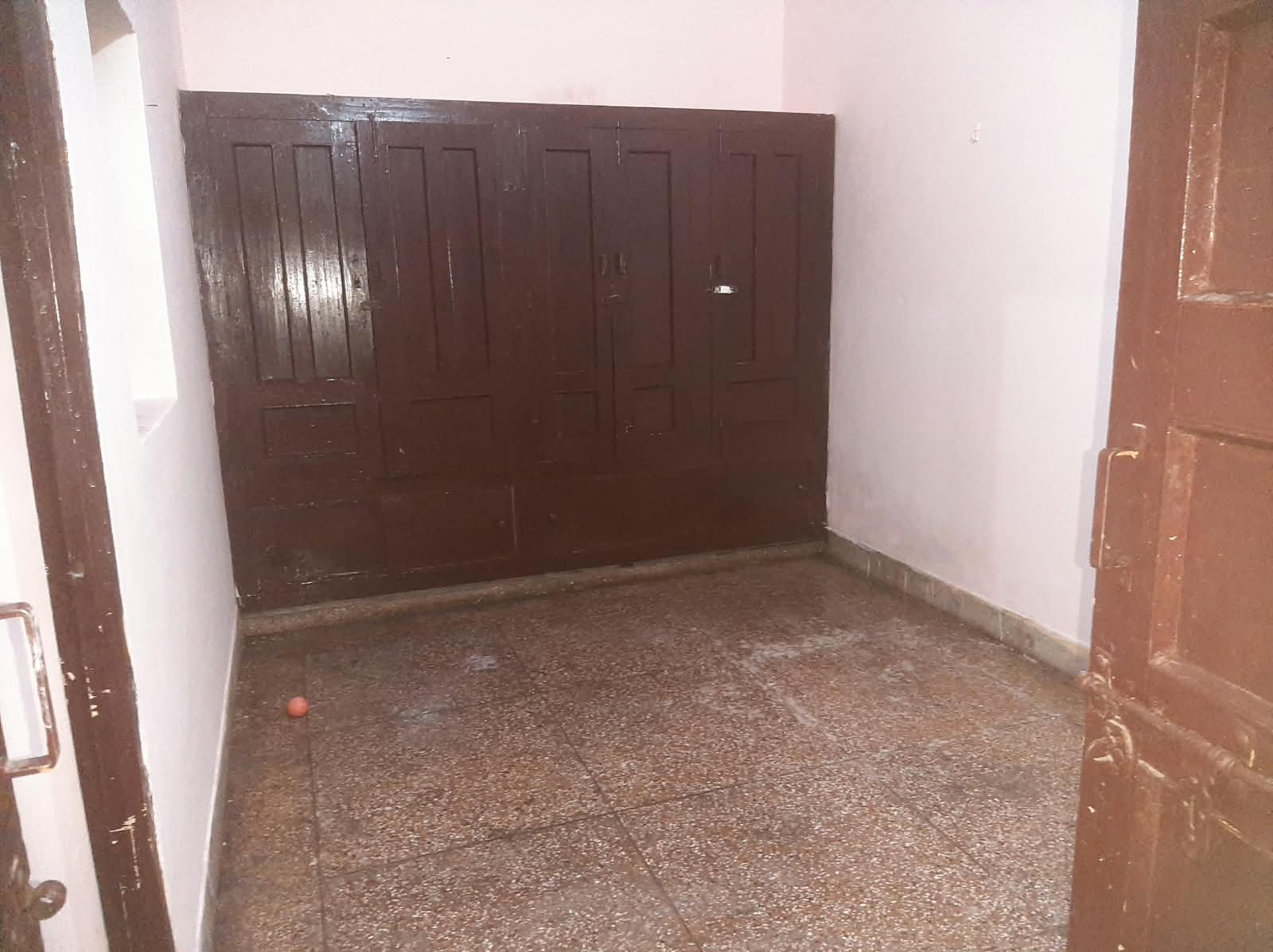 Independent House in 49 COD colony near Navdeep hospital Shahganj Agra