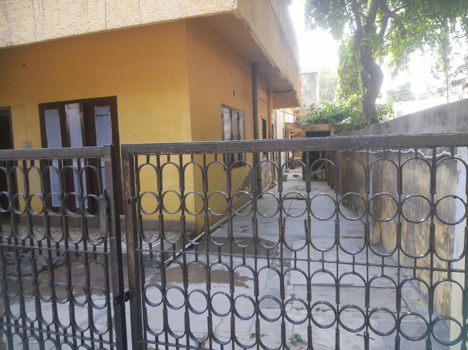 Independent House in 49 COD colony near Navdeep hospital Shahganj Agra