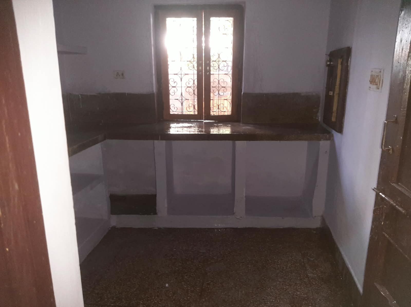 Independent House in 49 COD colony near Navdeep hospital Shahganj Agra