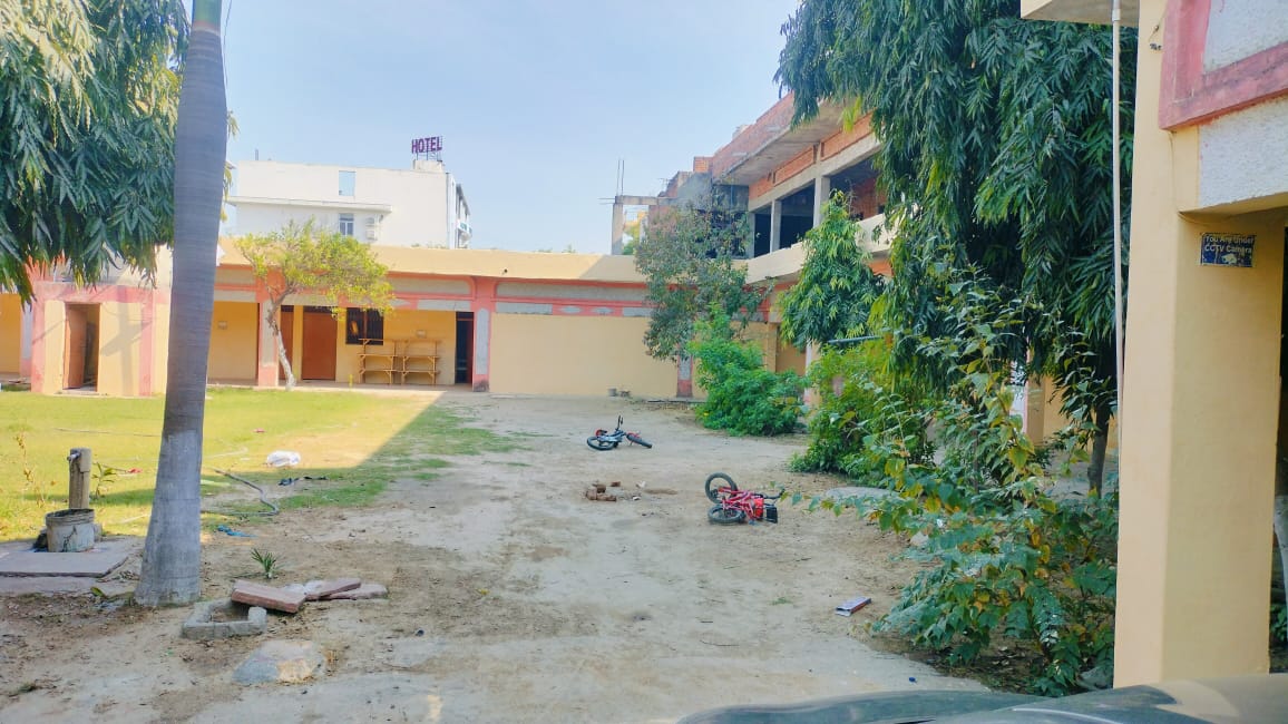 Shop (Independent House) in Near Ramada hotel