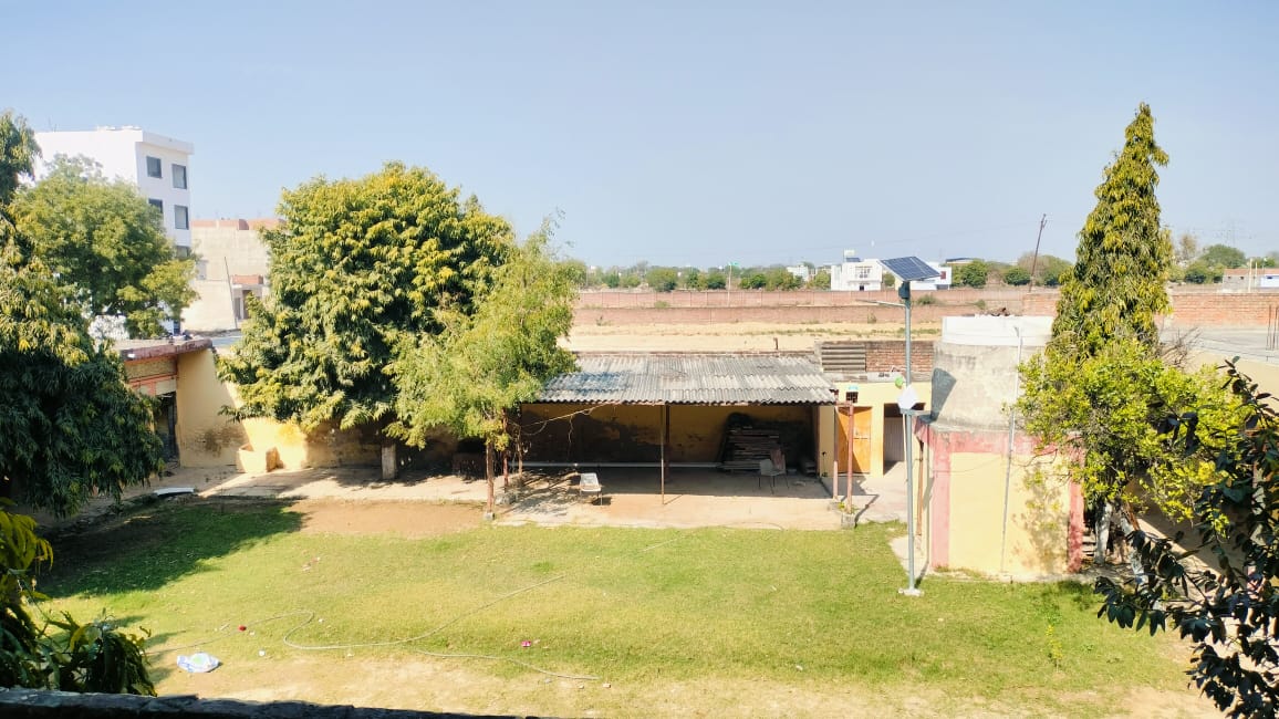 Shop (Independent House) in Near Ramada hotel